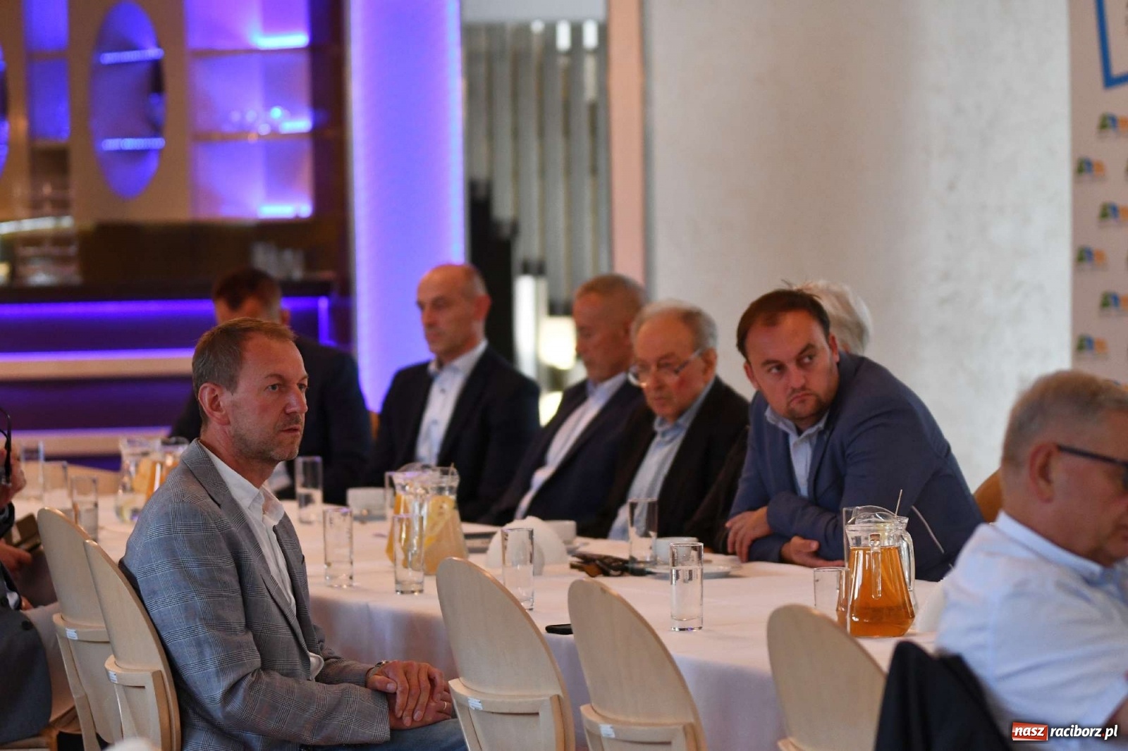 Zdjęcie w galerii na portalu naszraciborz.pl: Władze powiatu zaprosiły przedsiębiorców do Szymocic. Rozmawiano o biznesie wiadomości z regionu