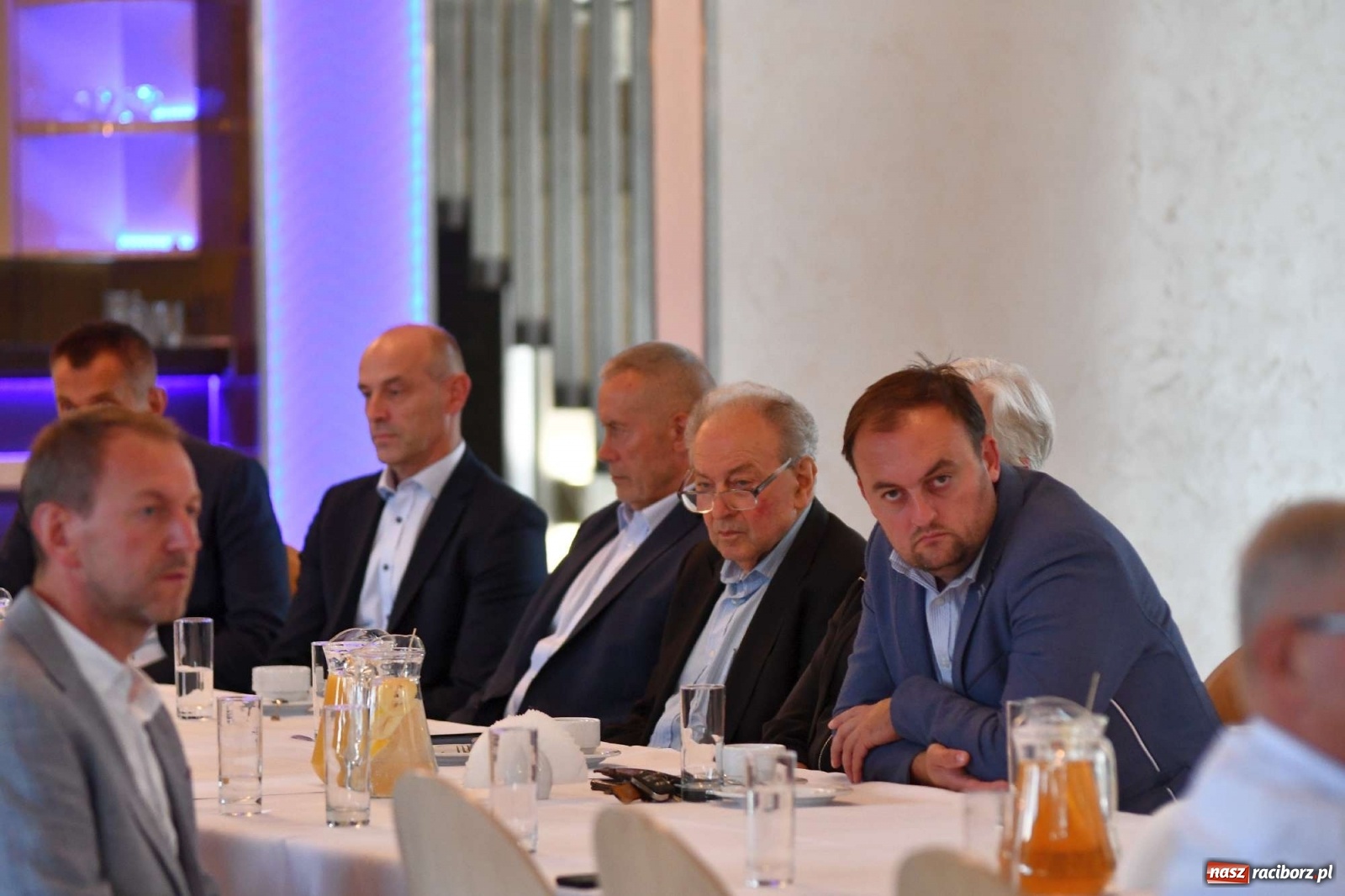 Zdjęcie w galerii na portalu naszraciborz.pl: Władze powiatu zaprosiły przedsiębiorców do Szymocic. Rozmawiano o biznesie wiadomości z regionu