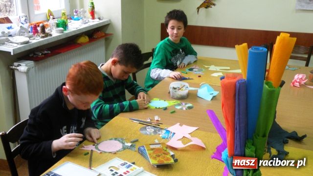 Zdjęcie w galerii na portalu naszraciborz.pl: Walijczycy na warsztatach w MDK-u wiadomości z regionu