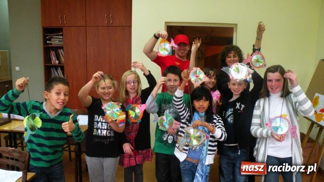 Zdjęcie w galerii na portalu naszraciborz.pl: Walijczycy na warsztatach w MDK-u wiadomości z regionu