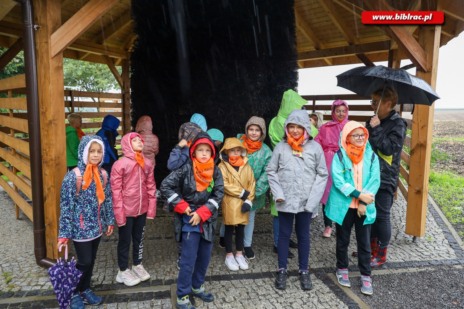 Zdjęcie w galerii na portalu naszraciborz.pl: Wycieczka po gminach powiatu na zakończenie wakacji z Biblioteką [FOTO i WIDEO] wiadomości z regionu