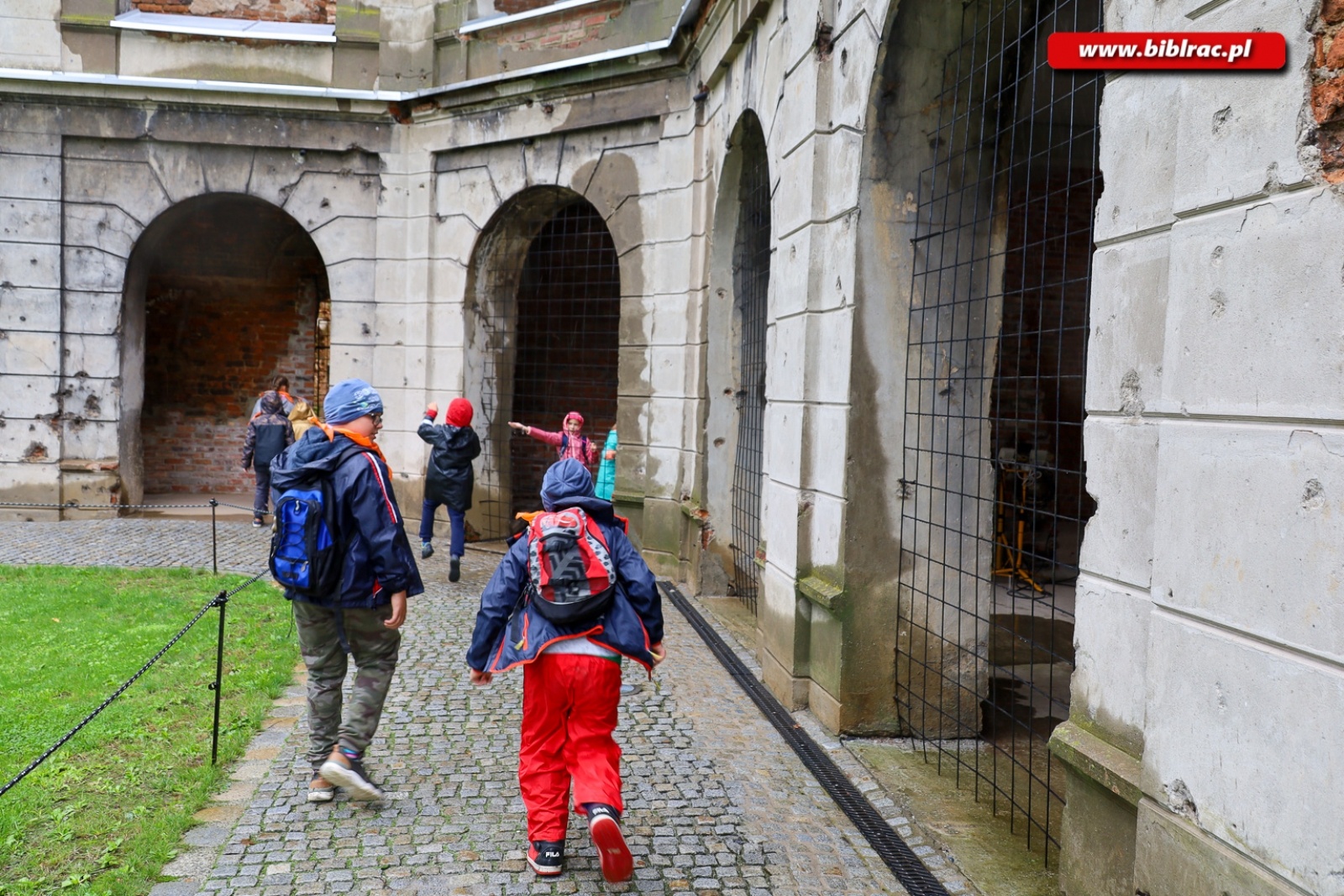 Zdjęcie w galerii na portalu naszraciborz.pl: Wycieczka po gminach powiatu na zakończenie wakacji z Biblioteką [FOTO i WIDEO] wiadomości z regionu