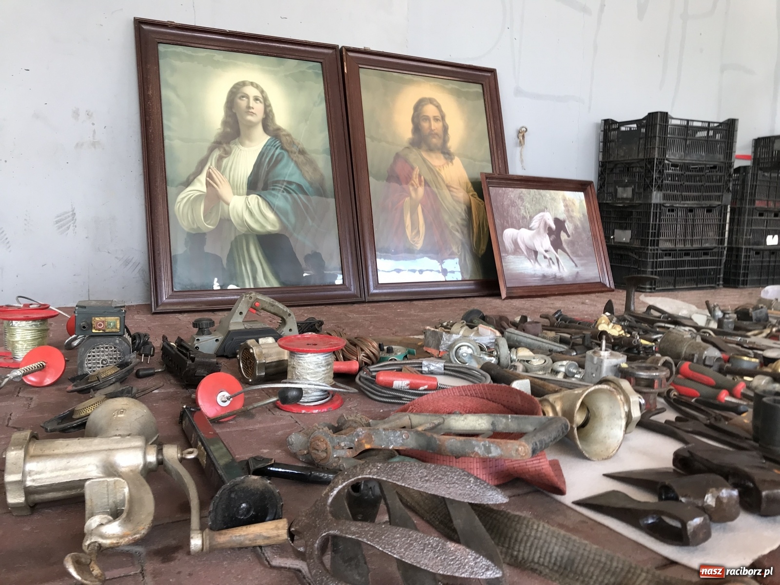 Zdjęcie w galerii na portalu naszraciborz.pl: Targ w Pietrowicach Wielkich. Coraz więcej sprzedających, coraz więcej nowizny wiadomości z regionu