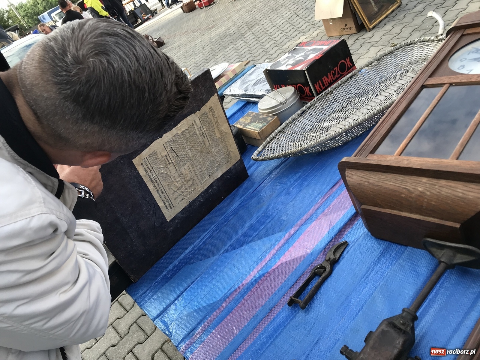 Zdjęcie w galerii na portalu naszraciborz.pl: Targ w Pietrowicach Wielkich. Coraz więcej sprzedających, coraz więcej nowizny wiadomości z regionu