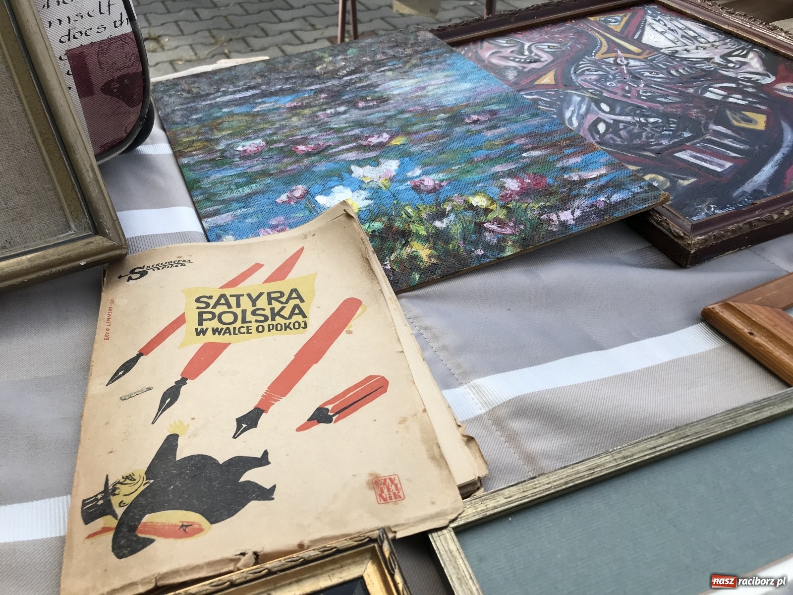 Zdjęcie w galerii na portalu naszraciborz.pl: Targ w Pietrowicach Wielkich. Coraz więcej sprzedających, coraz więcej nowizny wiadomości z regionu