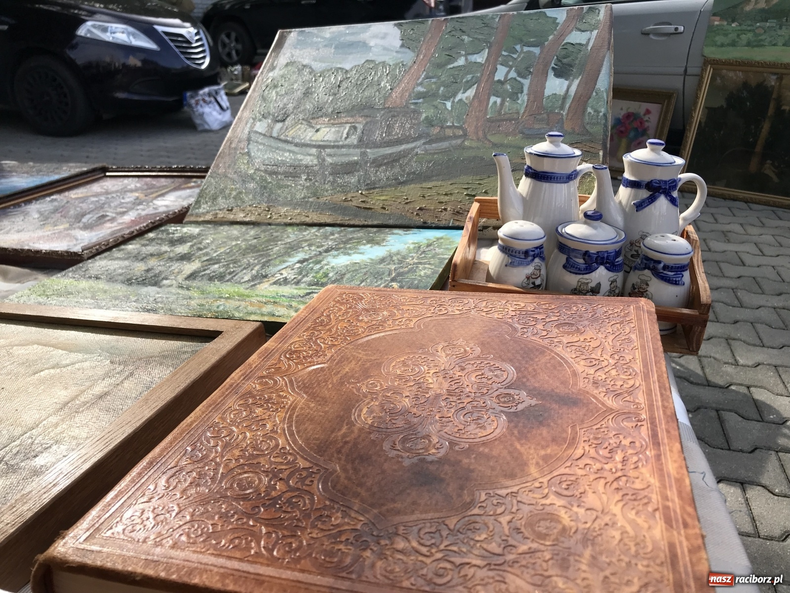 Zdjęcie w galerii na portalu naszraciborz.pl: Targ w Pietrowicach Wielkich. Coraz więcej sprzedających, coraz więcej nowizny wiadomości z regionu