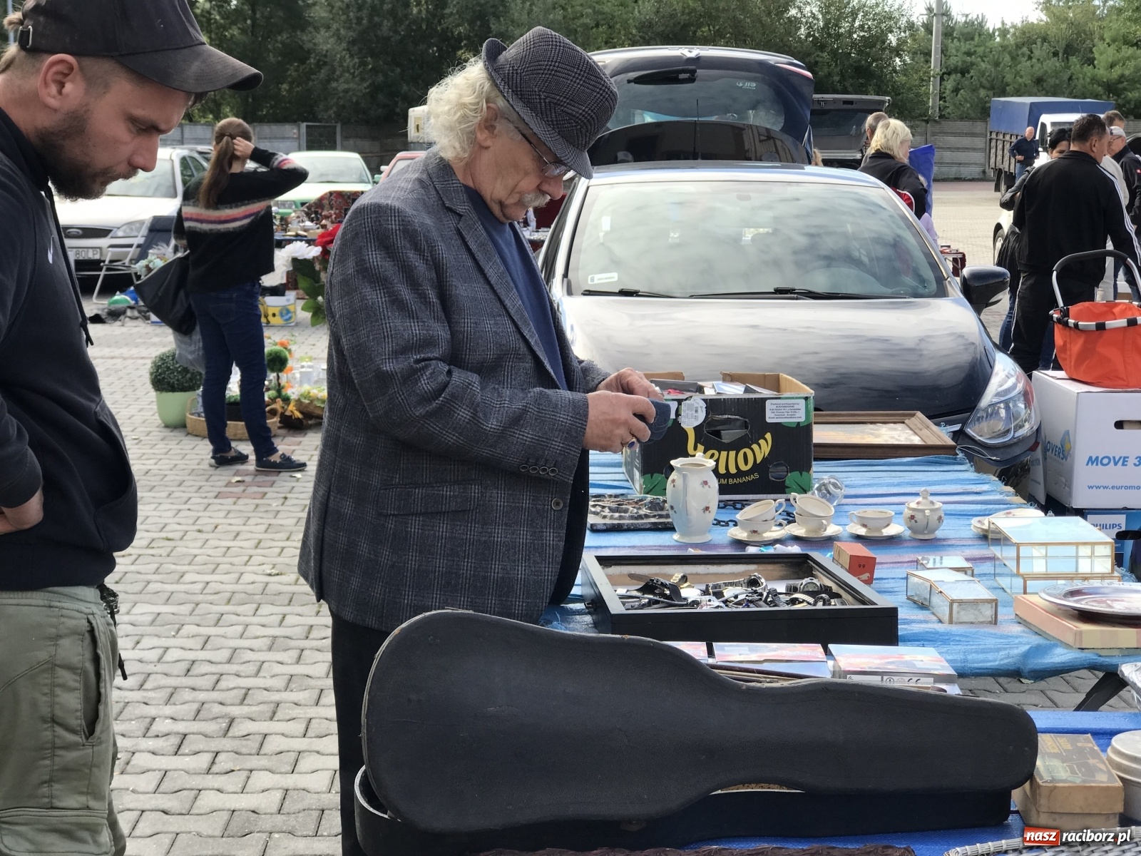 Zdjęcie w galerii na portalu naszraciborz.pl: Targ w Pietrowicach Wielkich. Coraz więcej sprzedających, coraz więcej nowizny wiadomości z regionu