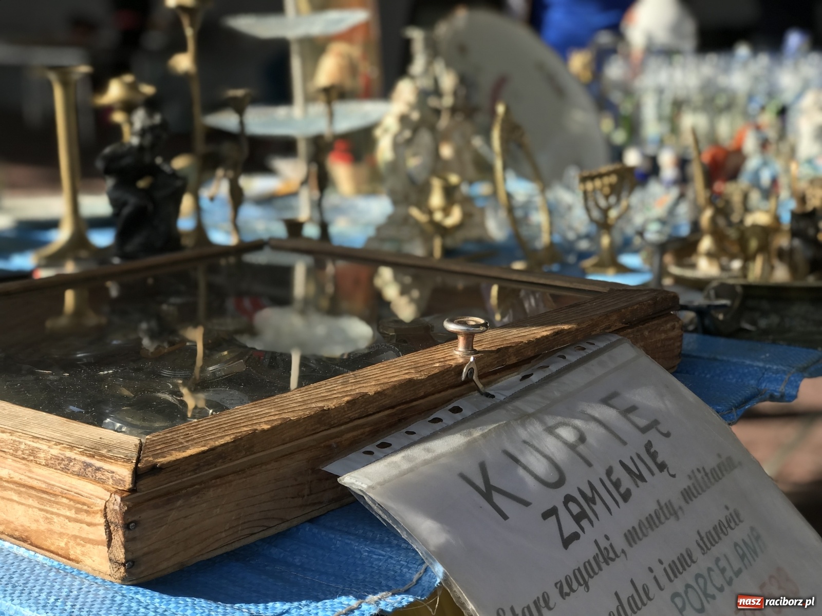 Zdjęcie w galerii na portalu naszraciborz.pl: Targ w Pietrowicach Wielkich. Coraz więcej sprzedających, coraz więcej nowizny wiadomości z regionu