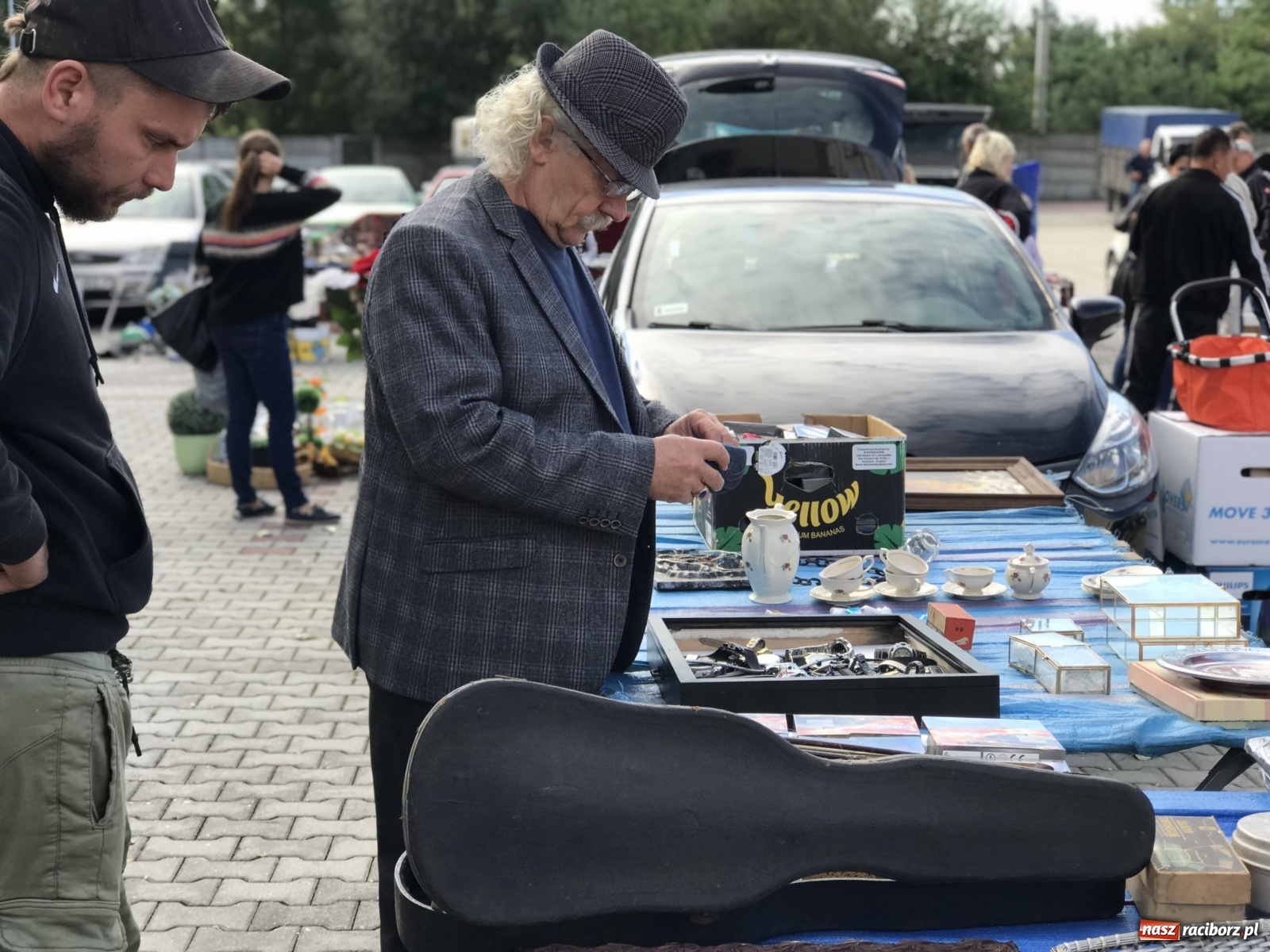 Zdjęcie w galerii na portalu naszraciborz.pl: Targ w Pietrowicach Wielkich. Coraz więcej sprzedających, coraz więcej nowizny wiadomości z regionu