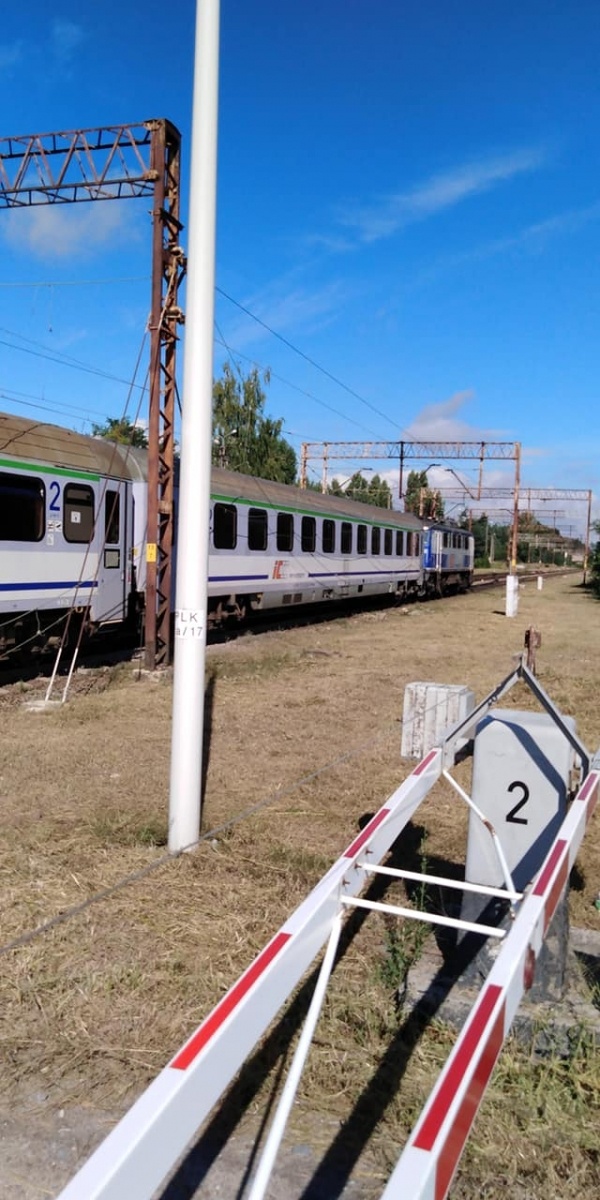 Zdjęcie w galerii na portalu naszraciborz.pl: Zerwana trakcja na linii kolejowej z Raciborza do Opola wiadomości z regionu