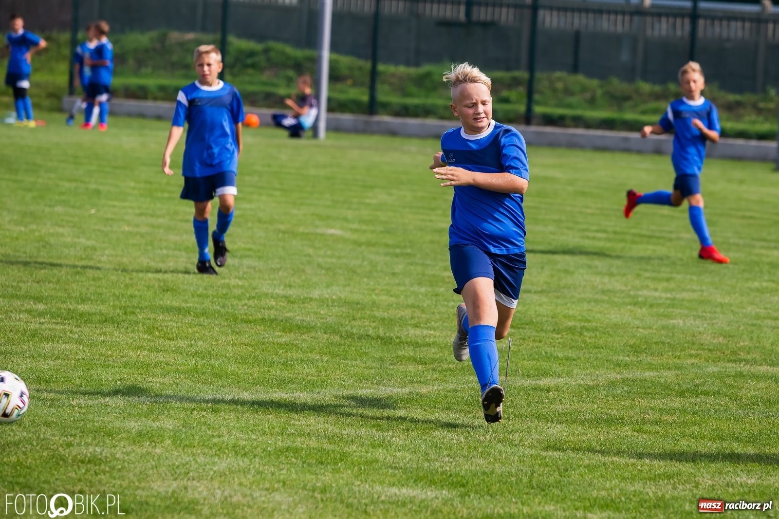 Zdjęcie w galerii na portalu naszraciborz.pl: Piłkarska rywalizacja w turnieju im. Zbigniewa Oszka [FOTO] wiadomości z regionu