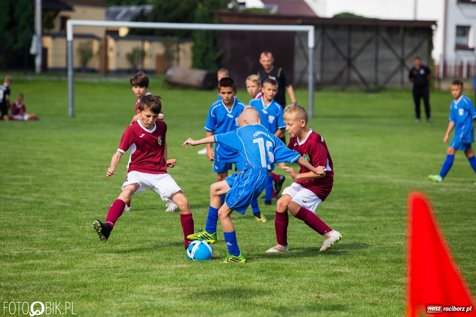 Zdjęcie w galerii na portalu naszraciborz.pl: Piłkarska rywalizacja w turnieju im. Zbigniewa Oszka [FOTO] wiadomości z regionu