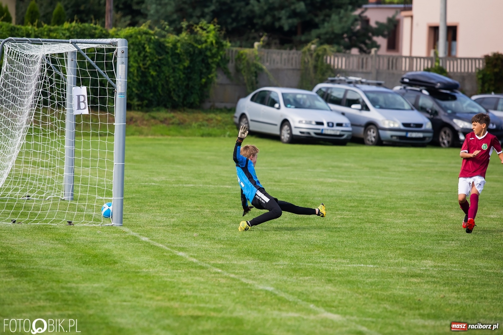 Zdjęcie w galerii na portalu naszraciborz.pl: Piłkarska rywalizacja w turnieju im. Zbigniewa Oszka [FOTO] wiadomości z regionu