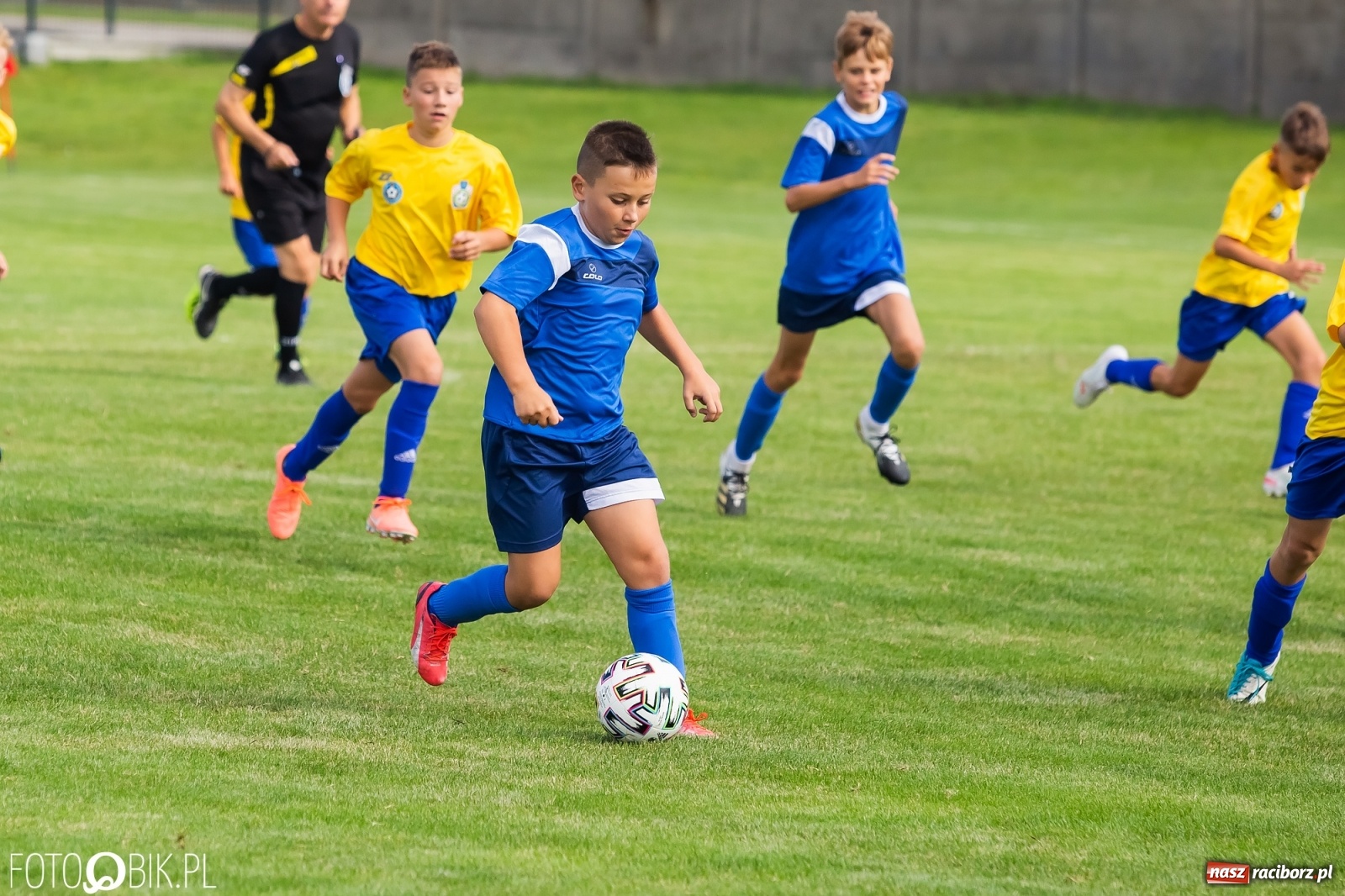 Zdjęcie w galerii na portalu naszraciborz.pl: Piłkarska rywalizacja w turnieju im. Zbigniewa Oszka [FOTO] wiadomości z regionu