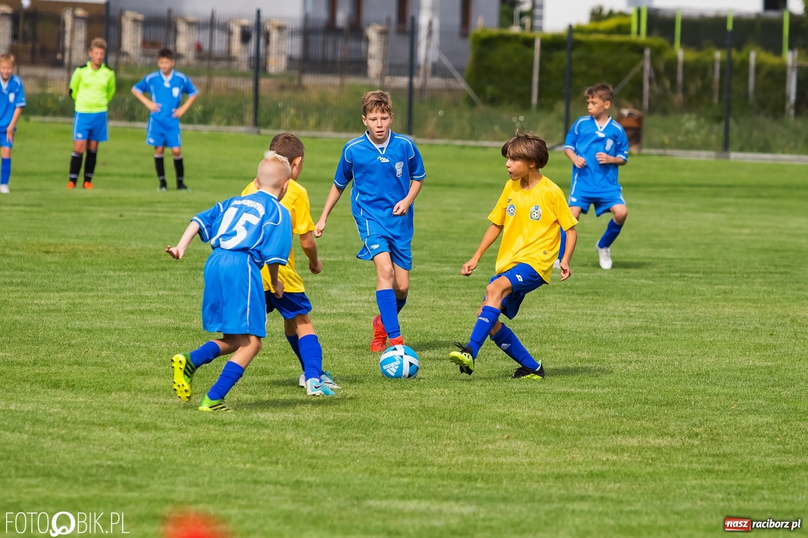 Zdjęcie w galerii na portalu naszraciborz.pl: Piłkarska rywalizacja w turnieju im. Zbigniewa Oszka [FOTO] wiadomości z regionu