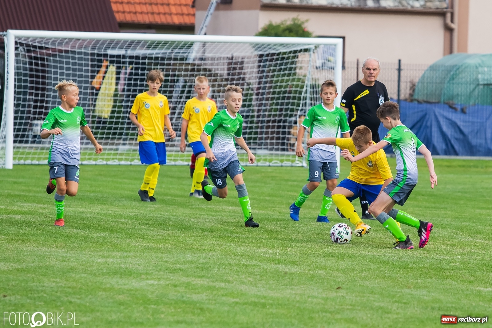 Zdjęcie w galerii na portalu naszraciborz.pl: Piłkarska rywalizacja w turnieju im. Zbigniewa Oszka [FOTO] wiadomości z regionu