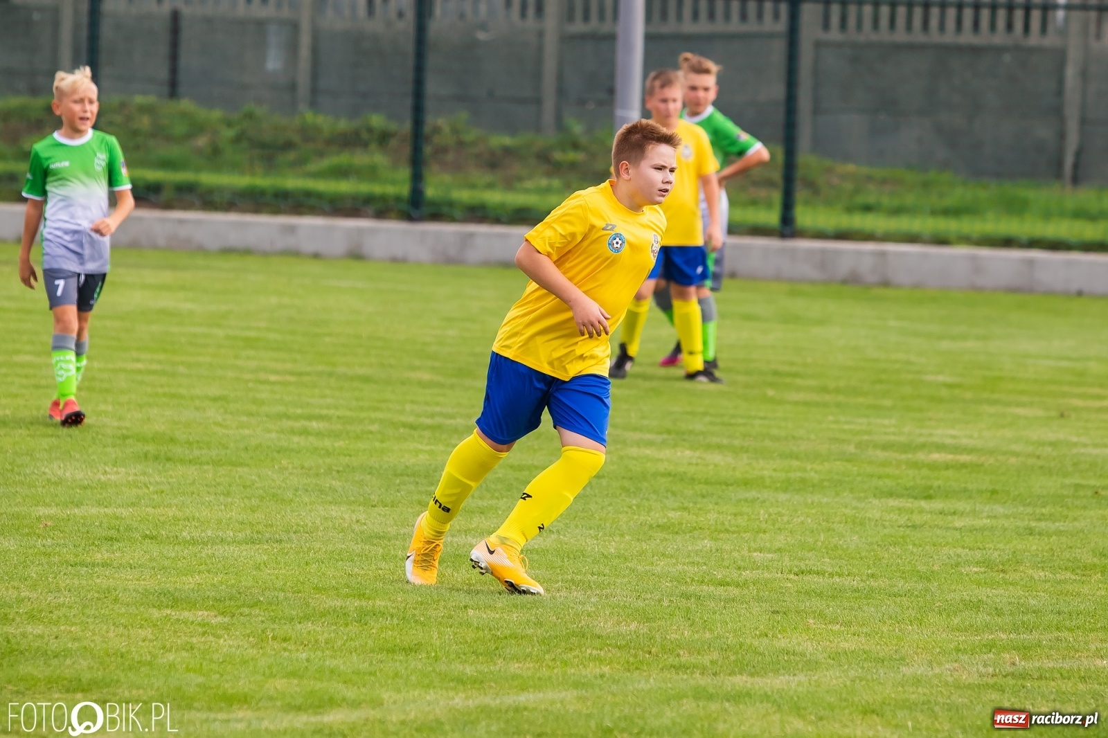 Zdjęcie w galerii na portalu naszraciborz.pl: Piłkarska rywalizacja w turnieju im. Zbigniewa Oszka [FOTO] wiadomości z regionu