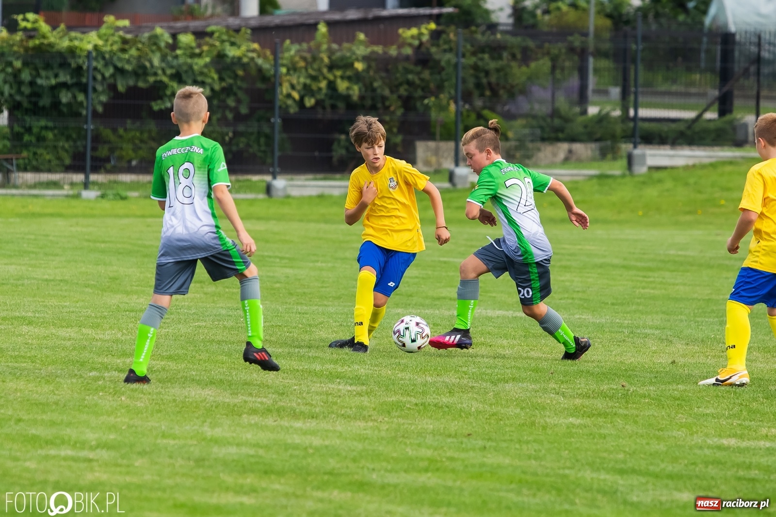 Zdjęcie w galerii na portalu naszraciborz.pl: Piłkarska rywalizacja w turnieju im. Zbigniewa Oszka [FOTO] wiadomości z regionu