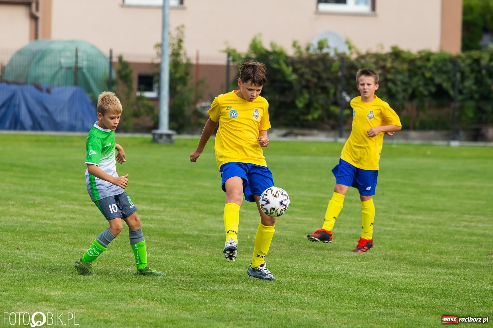 Zdjęcie w galerii na portalu naszraciborz.pl: Piłkarska rywalizacja w turnieju im. Zbigniewa Oszka [FOTO] wiadomości z regionu