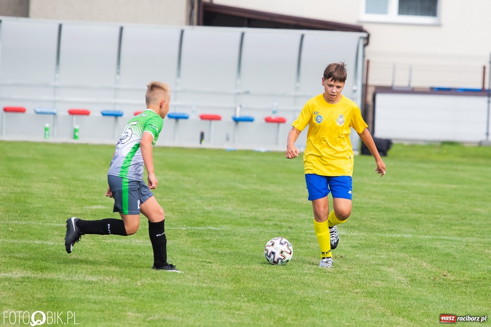 Zdjęcie w galerii na portalu naszraciborz.pl: Piłkarska rywalizacja w turnieju im. Zbigniewa Oszka [FOTO] wiadomości z regionu