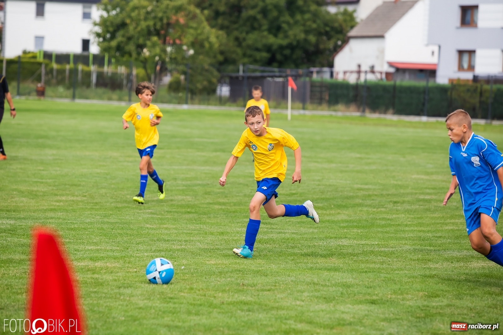 Zdjęcie w galerii na portalu naszraciborz.pl: Piłkarska rywalizacja w turnieju im. Zbigniewa Oszka [FOTO] wiadomości z regionu