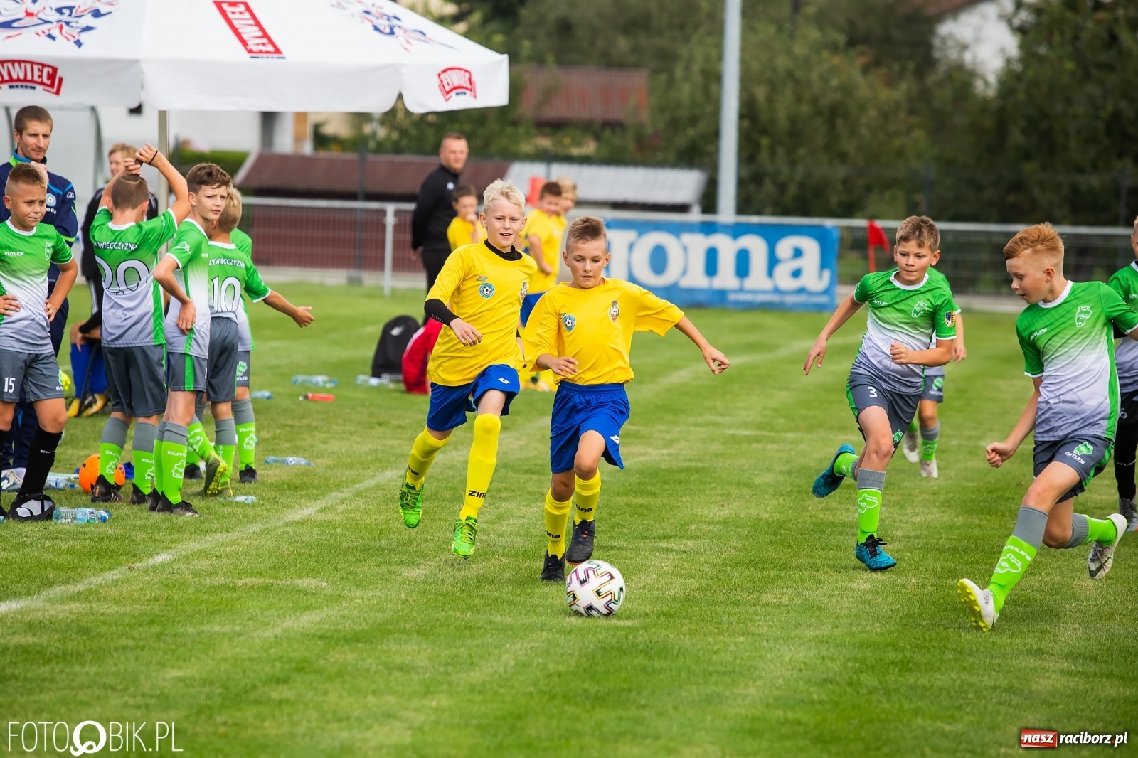 Zdjęcie w galerii na portalu naszraciborz.pl: Piłkarska rywalizacja w turnieju im. Zbigniewa Oszka [FOTO] wiadomości z regionu