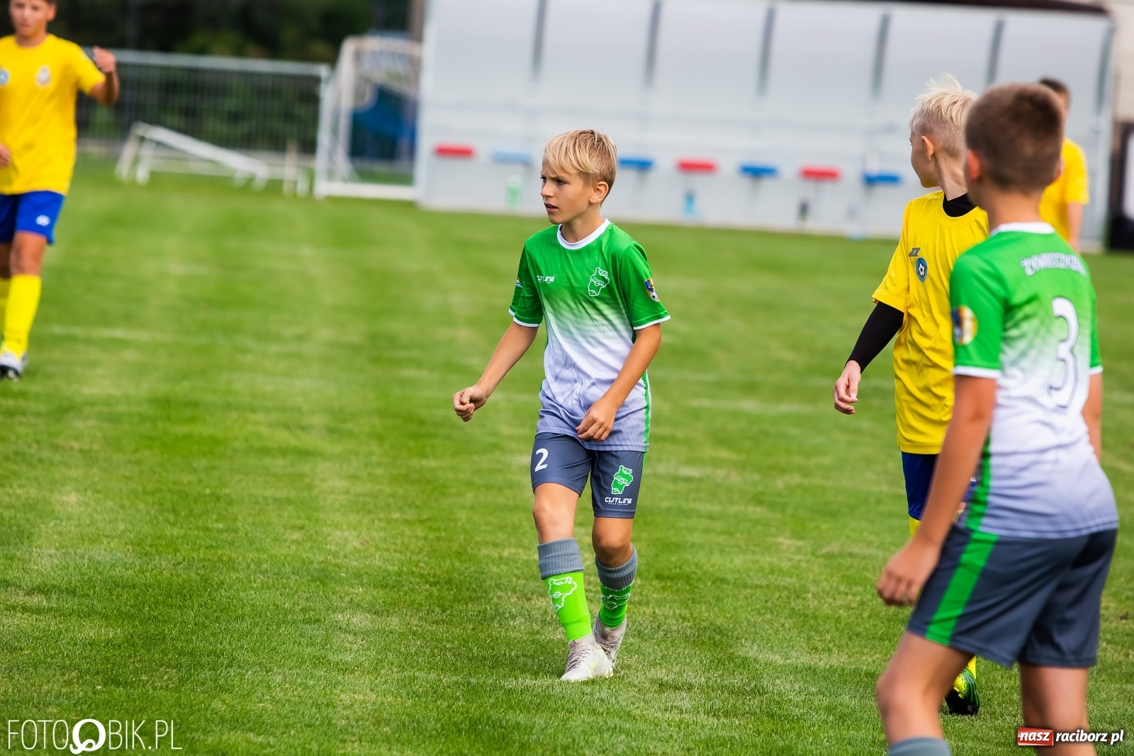 Zdjęcie w galerii na portalu naszraciborz.pl: Piłkarska rywalizacja w turnieju im. Zbigniewa Oszka [FOTO] wiadomości z regionu