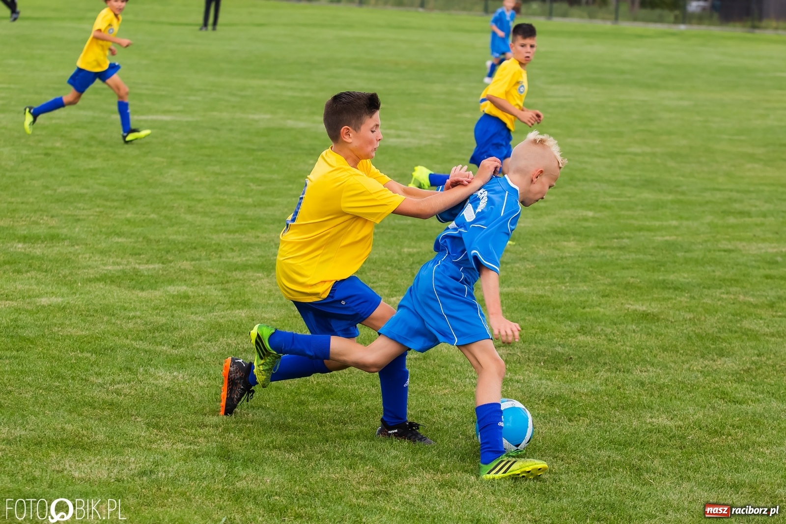 Zdjęcie w galerii na portalu naszraciborz.pl: Piłkarska rywalizacja w turnieju im. Zbigniewa Oszka [FOTO] wiadomości z regionu