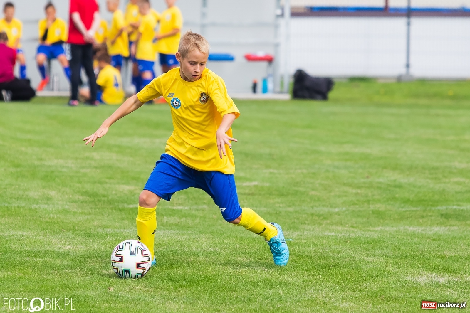 Zdjęcie w galerii na portalu naszraciborz.pl: Piłkarska rywalizacja w turnieju im. Zbigniewa Oszka [FOTO] wiadomości z regionu