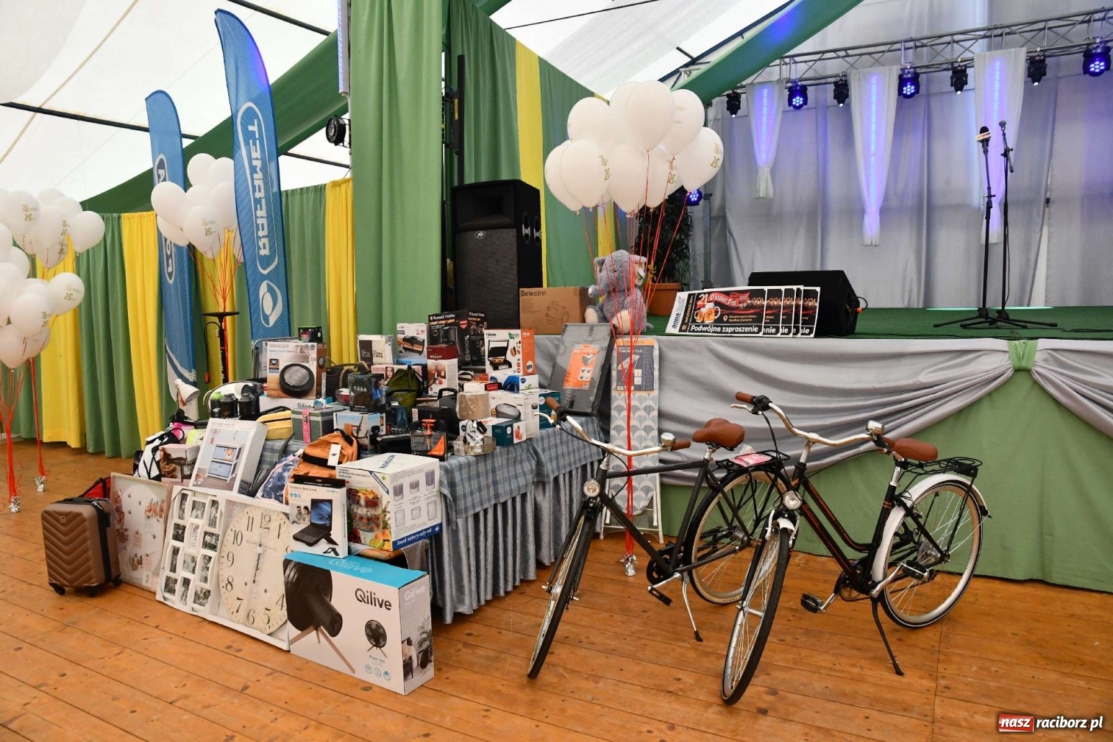 Zdjęcie w galerii na portalu naszraciborz.pl: 75 lat Rafametu. Festyn rodzinny w Szymocicach wiadomości z regionu