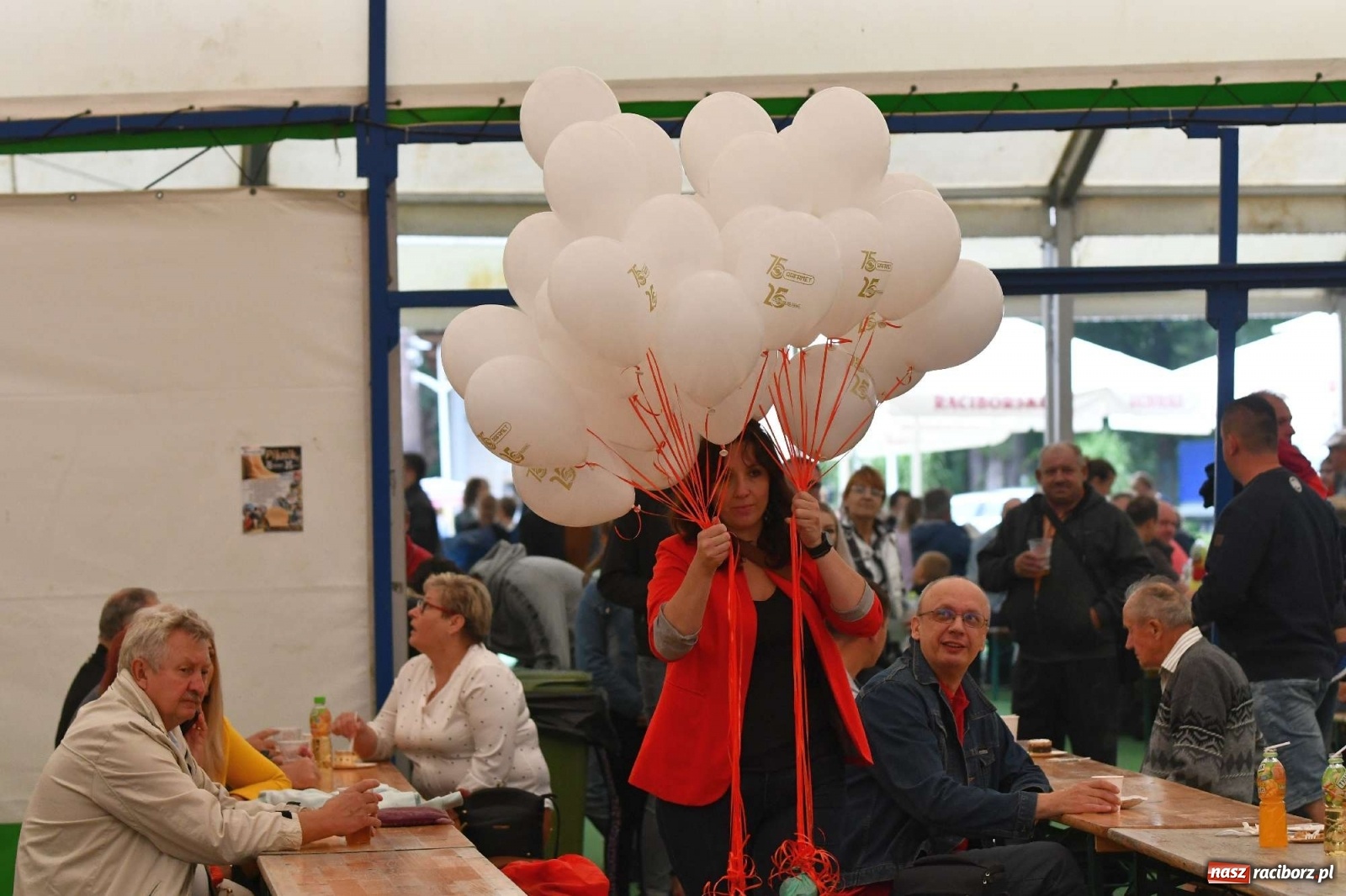 Zdjęcie w galerii na portalu naszraciborz.pl: 75 lat Rafametu. Festyn rodzinny w Szymocicach wiadomości z regionu