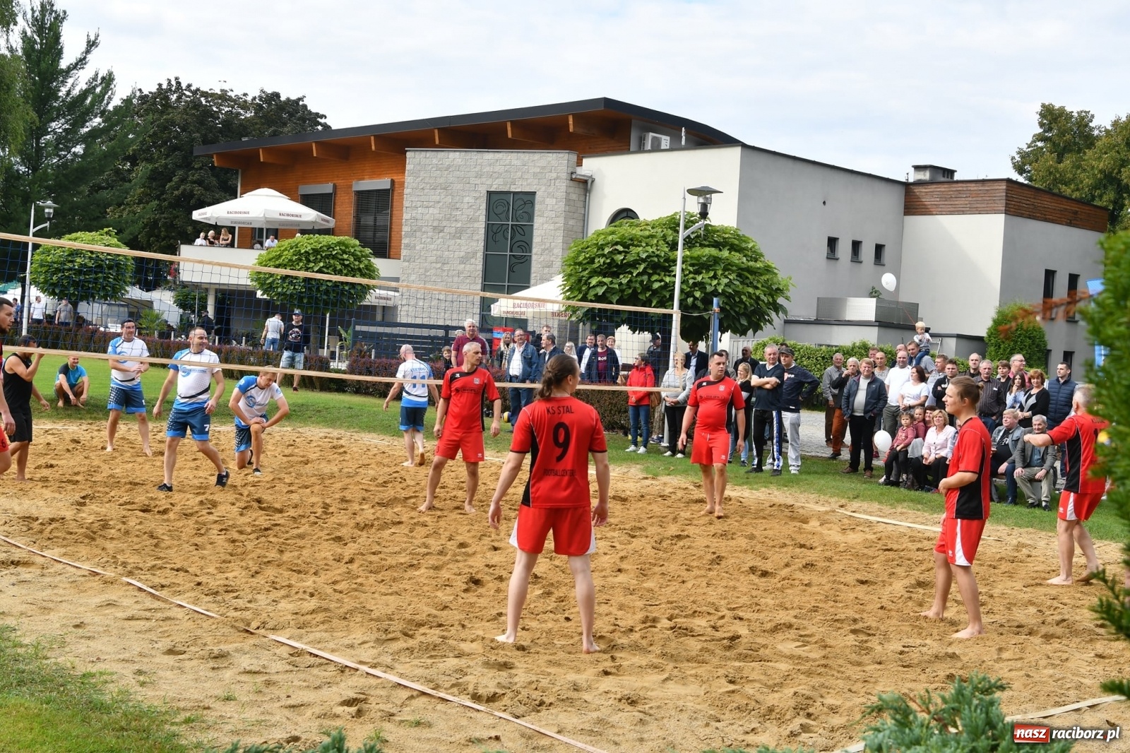 Zdjęcie w galerii na portalu naszraciborz.pl: 75 lat Rafametu. Festyn rodzinny w Szymocicach wiadomości z regionu
