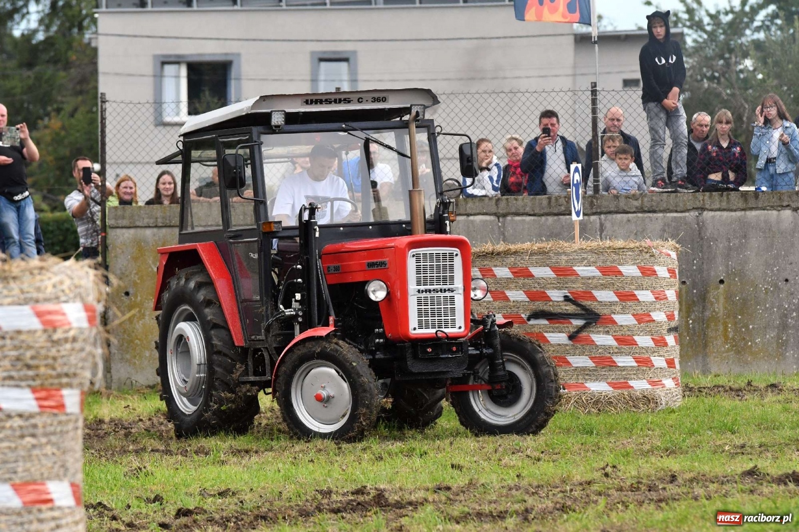 Zdjęcie w galerii na portalu naszraciborz.pl: Fantastyczny Ciapek Racing 2021. Tłum kibiców w Krowiarkach [FOTO i WIDEO] wiadomości z regionu