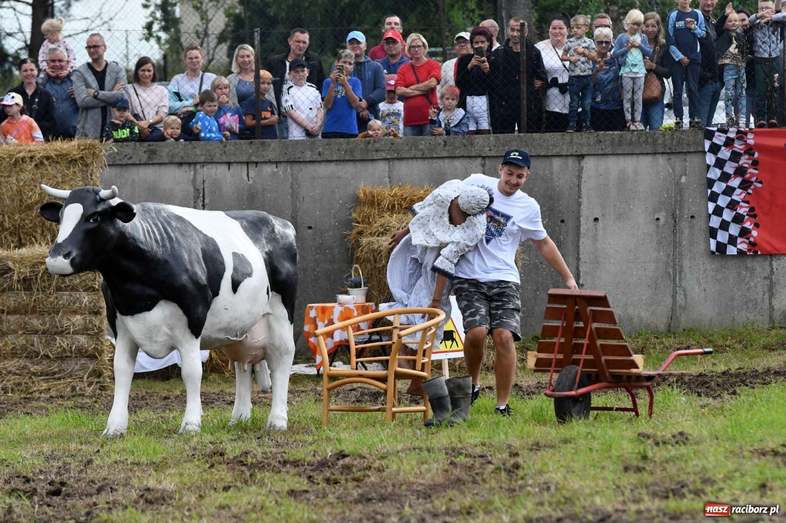 Zdjęcie w galerii na portalu naszraciborz.pl: Fantastyczny Ciapek Racing 2021. Tłum kibiców w Krowiarkach [FOTO i WIDEO] wiadomości z regionu
