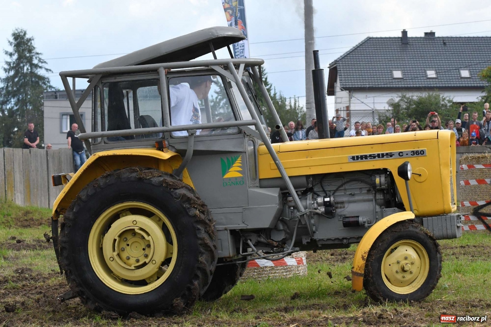 Zdjęcie w galerii na portalu naszraciborz.pl: Fantastyczny Ciapek Racing 2021. Tłum kibiców w Krowiarkach [FOTO i WIDEO] wiadomości z regionu