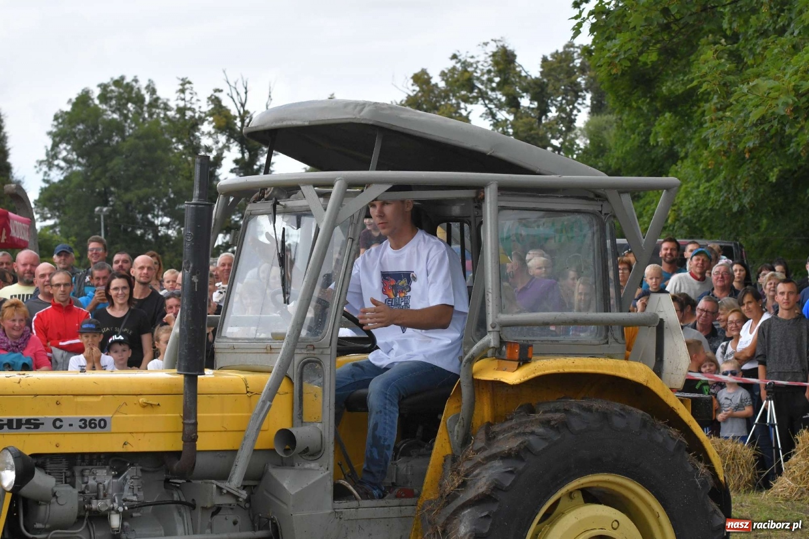 Zdjęcie w galerii na portalu naszraciborz.pl: Fantastyczny Ciapek Racing 2021. Tłum kibiców w Krowiarkach [FOTO i WIDEO] wiadomości z regionu