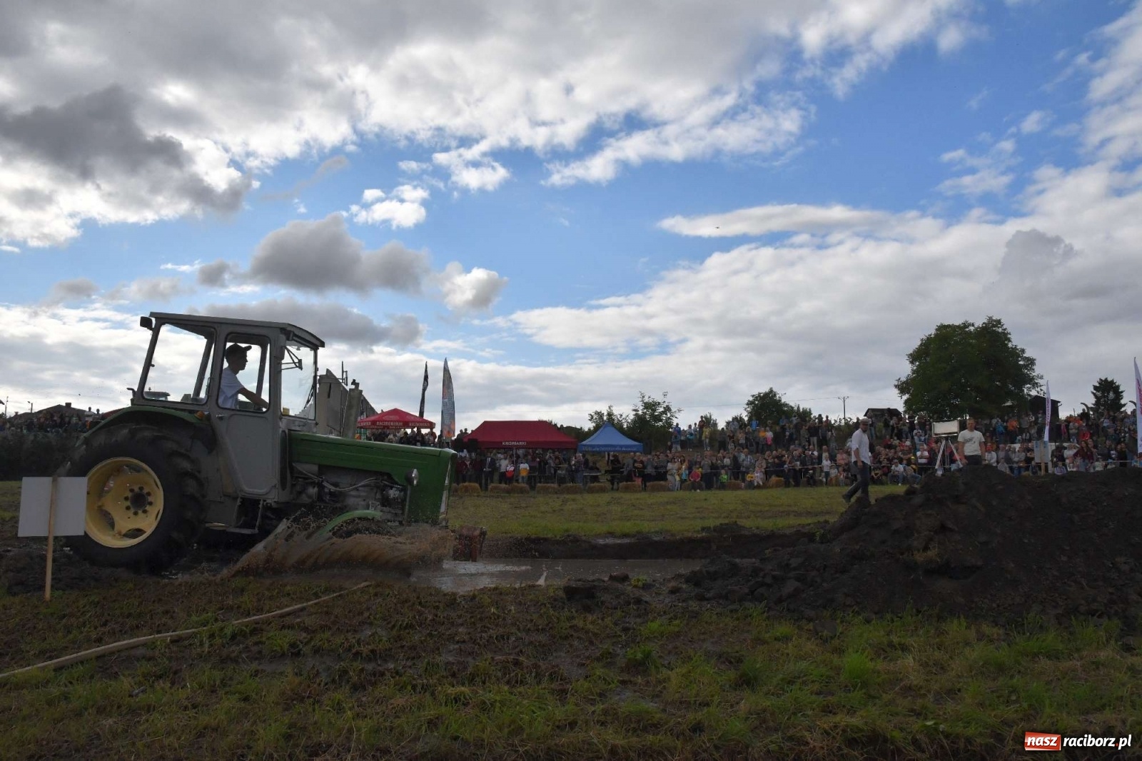 Zdjęcie w galerii na portalu naszraciborz.pl: Fantastyczny Ciapek Racing 2021. Tłum kibiców w Krowiarkach [FOTO i WIDEO] wiadomości z regionu