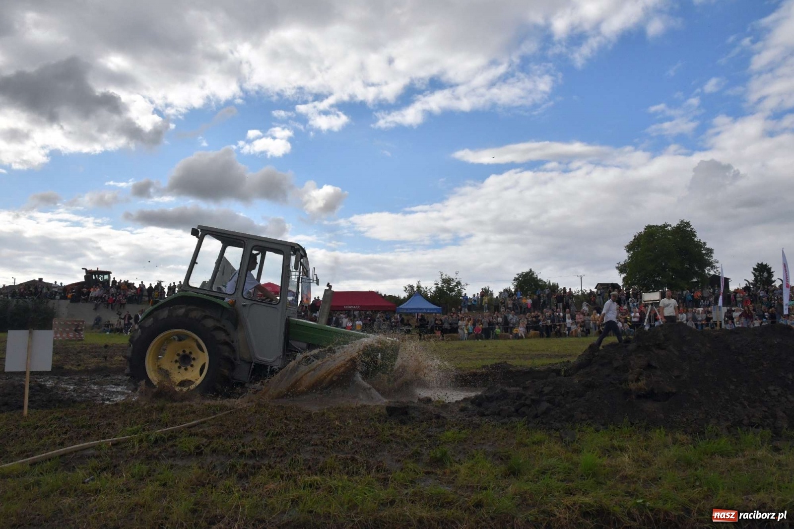Zdjęcie w galerii na portalu naszraciborz.pl: Fantastyczny Ciapek Racing 2021. Tłum kibiców w Krowiarkach [FOTO i WIDEO] wiadomości z regionu