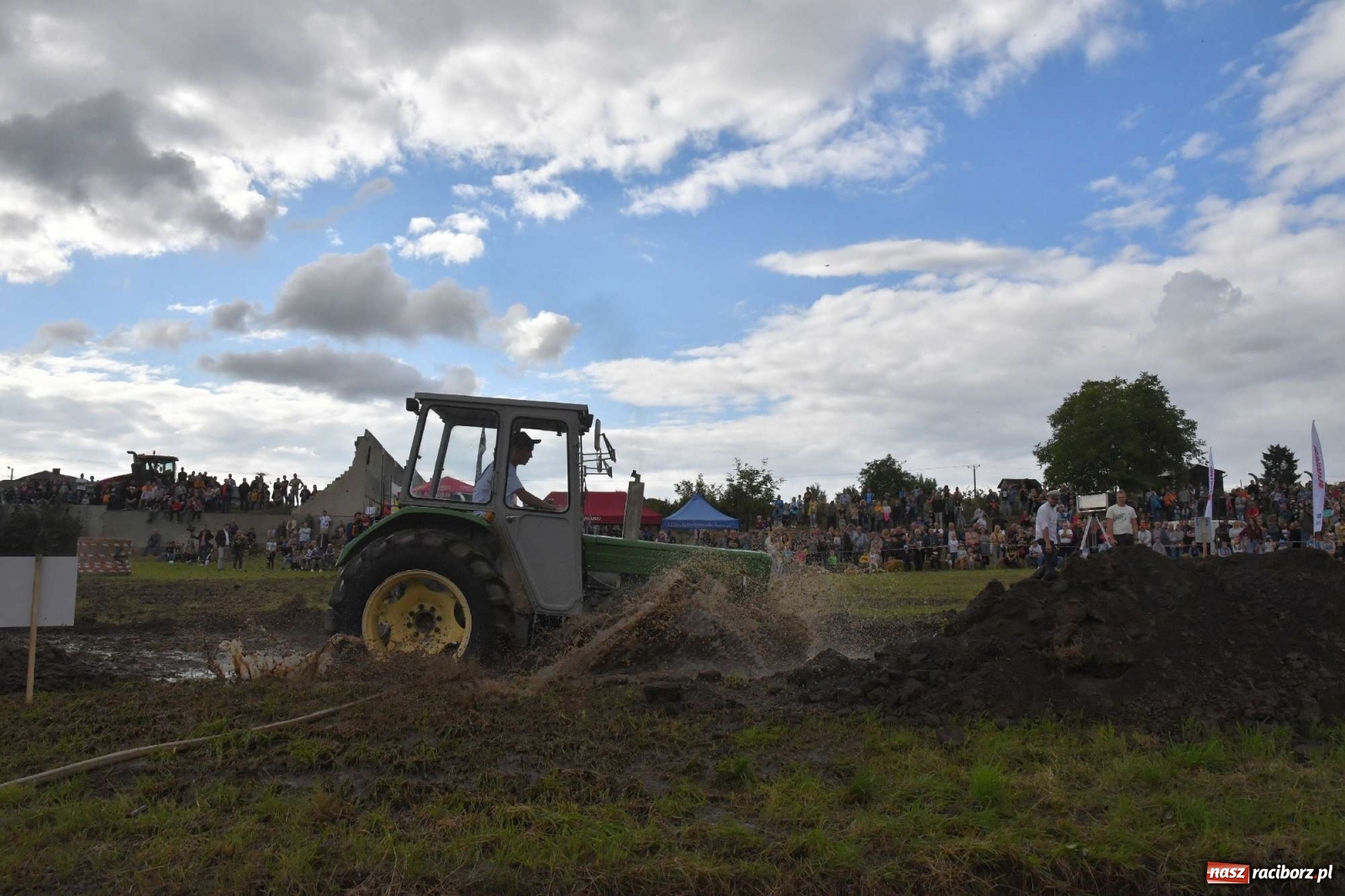 Zdjęcie w galerii na portalu naszraciborz.pl: Fantastyczny Ciapek Racing 2021. Tłum kibiców w Krowiarkach [FOTO i WIDEO] wiadomości z regionu
