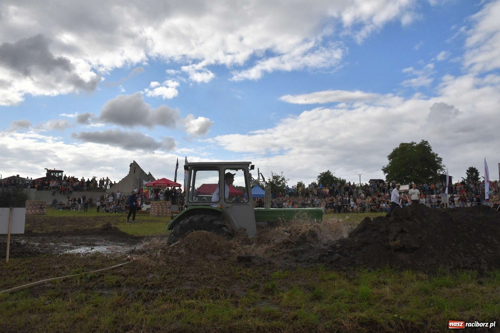 Zdjęcie w galerii na portalu naszraciborz.pl: Fantastyczny Ciapek Racing 2021. Tłum kibiców w Krowiarkach [FOTO i WIDEO] wiadomości z regionu