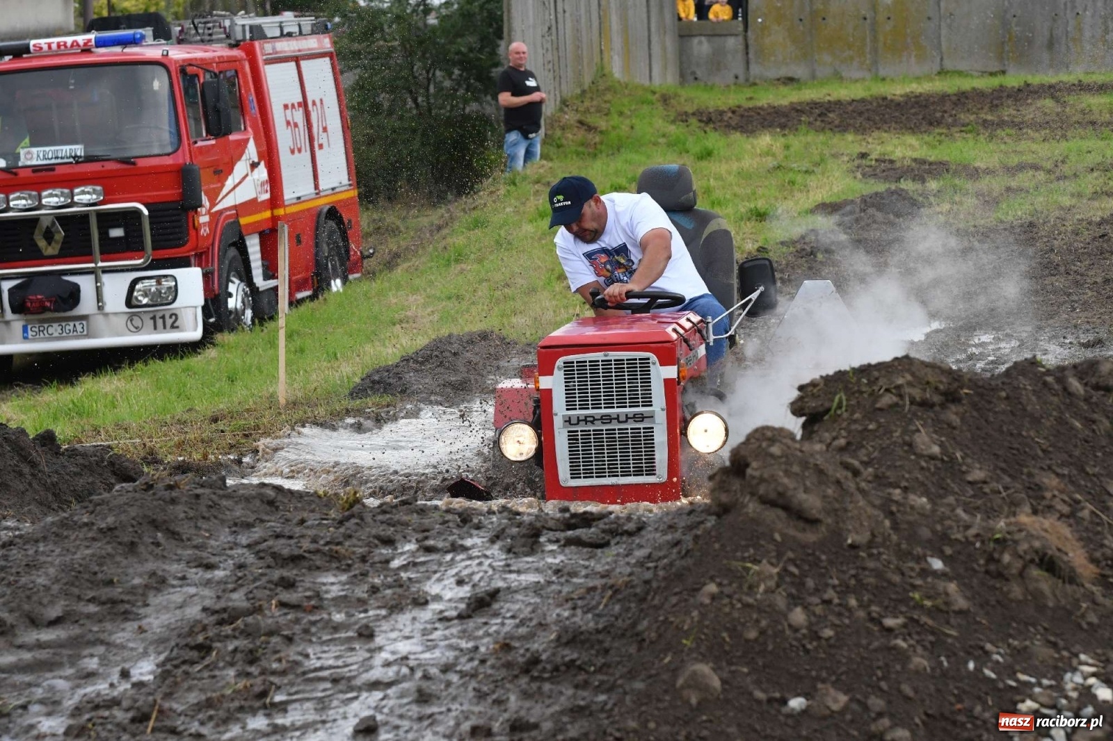 Zdjęcie w galerii na portalu naszraciborz.pl: Fantastyczny Ciapek Racing 2021. Tłum kibiców w Krowiarkach [FOTO i WIDEO] wiadomości z regionu
