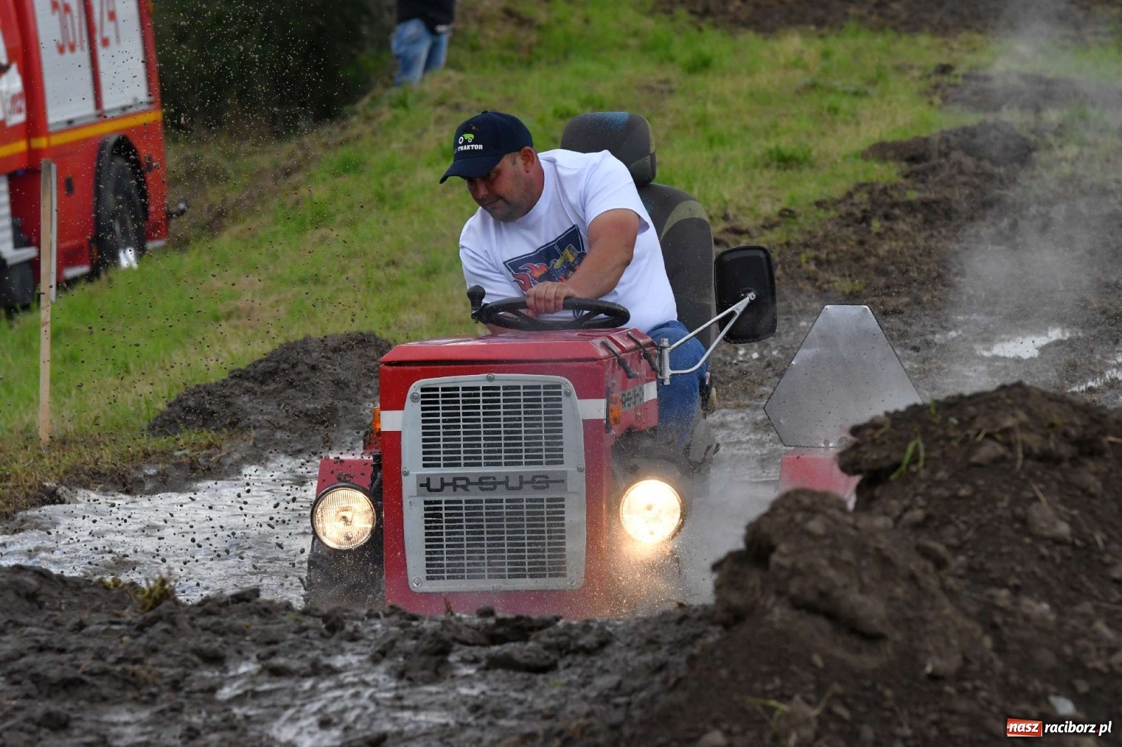 Zdjęcie w galerii na portalu naszraciborz.pl: Fantastyczny Ciapek Racing 2021. Tłum kibiców w Krowiarkach [FOTO i WIDEO] wiadomości z regionu