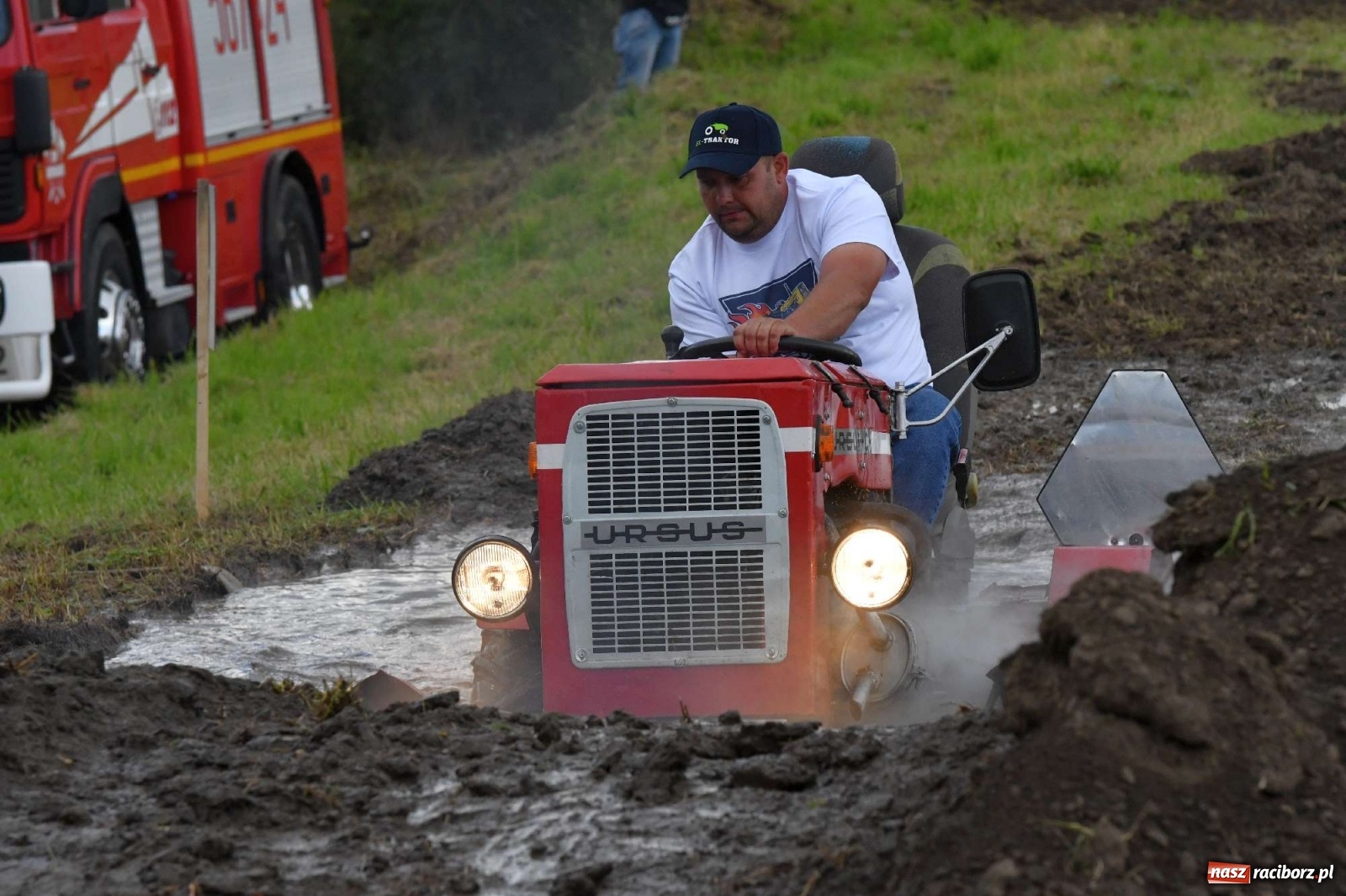 Zdjęcie w galerii na portalu naszraciborz.pl: Fantastyczny Ciapek Racing 2021. Tłum kibiców w Krowiarkach [FOTO i WIDEO] wiadomości z regionu