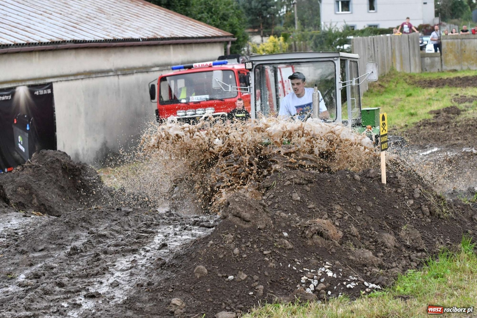 Zdjęcie w galerii na portalu naszraciborz.pl: Fantastyczny Ciapek Racing 2021. Tłum kibiców w Krowiarkach [FOTO i WIDEO] wiadomości z regionu