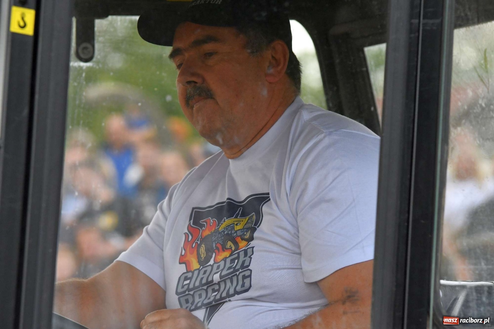 Zdjęcie w galerii na portalu naszraciborz.pl: Fantastyczny Ciapek Racing 2021. Tłum kibiców w Krowiarkach [FOTO i WIDEO] wiadomości z regionu