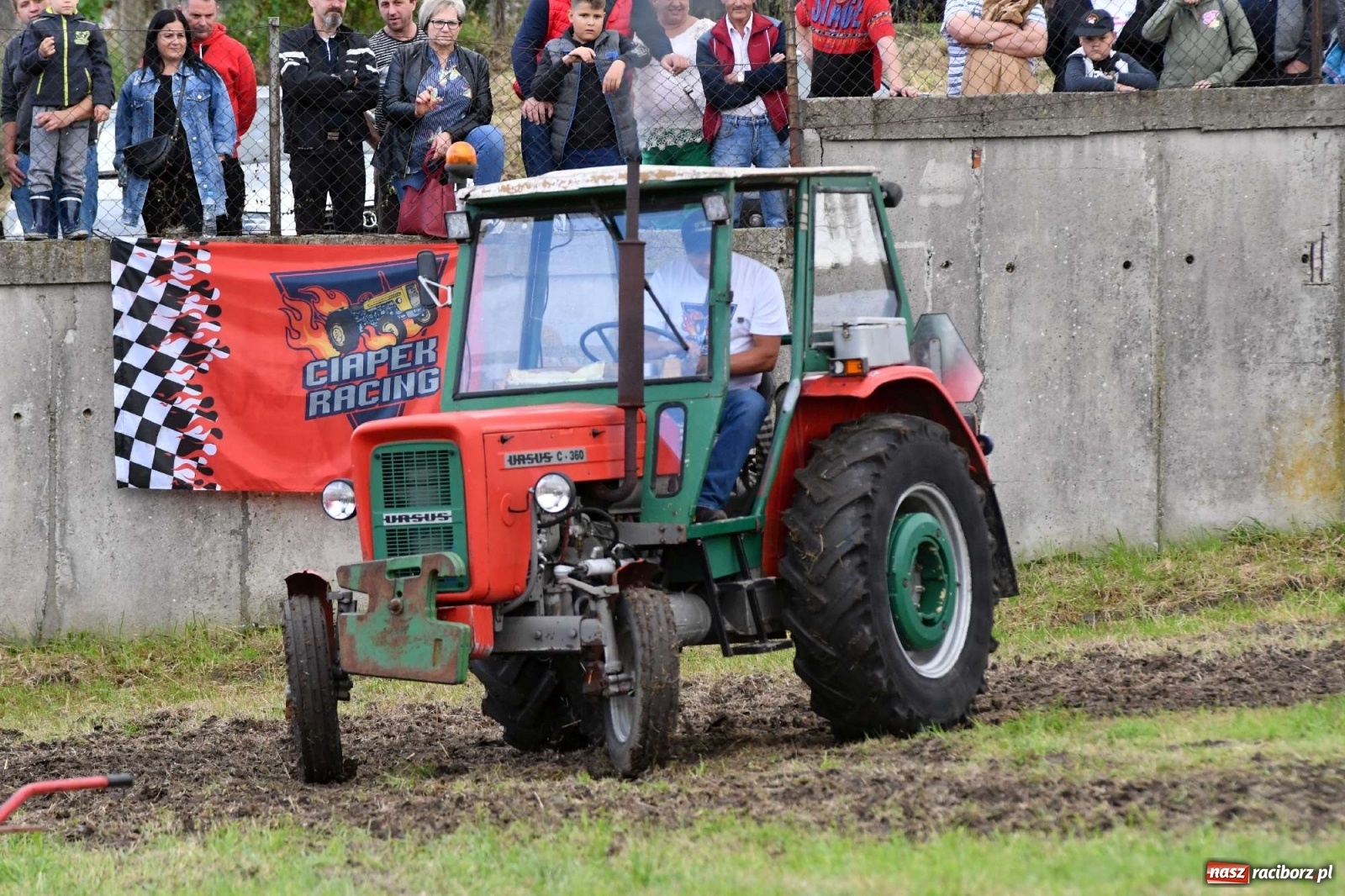 Zdjęcie w galerii na portalu naszraciborz.pl: Fantastyczny Ciapek Racing 2021. Tłum kibiców w Krowiarkach [FOTO i WIDEO] wiadomości z regionu