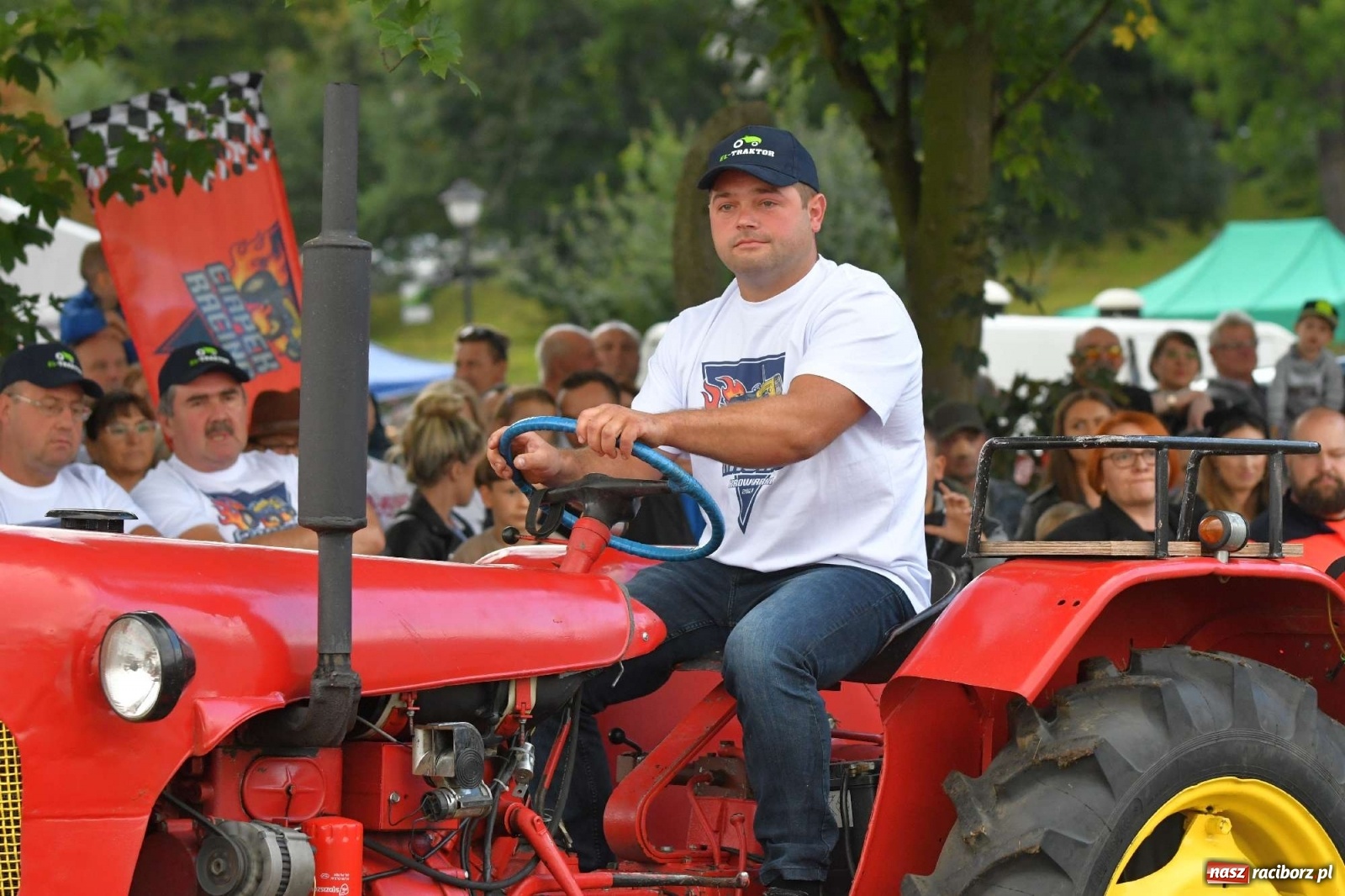 Zdjęcie w galerii na portalu naszraciborz.pl: Fantastyczny Ciapek Racing 2021. Tłum kibiców w Krowiarkach [FOTO i WIDEO] wiadomości z regionu