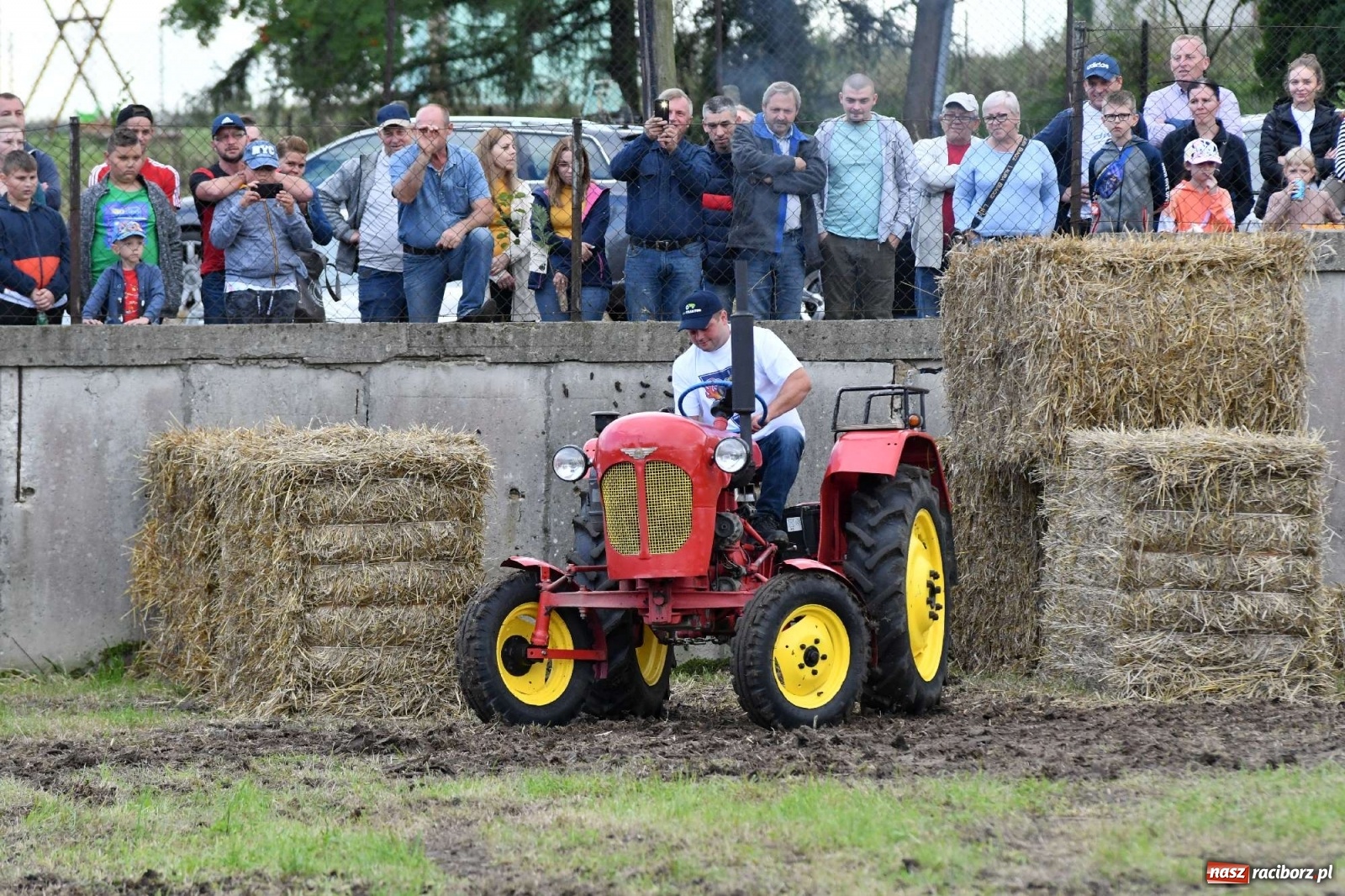 Zdjęcie w galerii na portalu naszraciborz.pl: Fantastyczny Ciapek Racing 2021. Tłum kibiców w Krowiarkach [FOTO i WIDEO] wiadomości z regionu