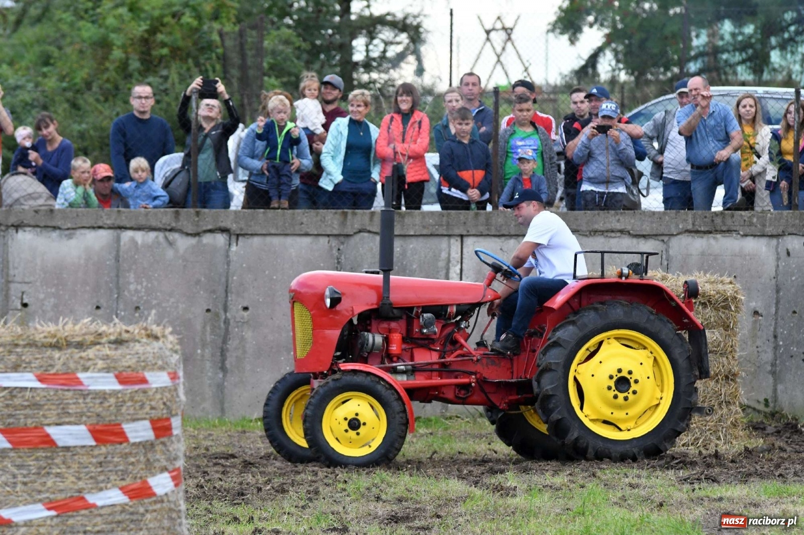 Zdjęcie w galerii na portalu naszraciborz.pl: Fantastyczny Ciapek Racing 2021. Tłum kibiców w Krowiarkach [FOTO i WIDEO] wiadomości z regionu