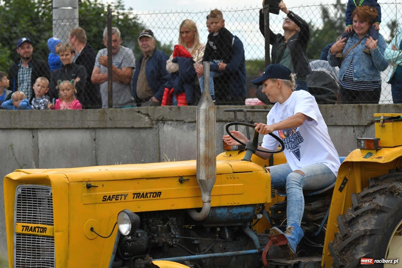 Zdjęcie w galerii na portalu naszraciborz.pl: Fantastyczny Ciapek Racing 2021. Tłum kibiców w Krowiarkach [FOTO i WIDEO] wiadomości z regionu